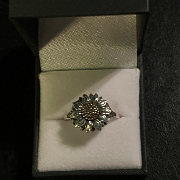 James Avery wild sunflower ring in silver and bronze - Picture 7 of 10